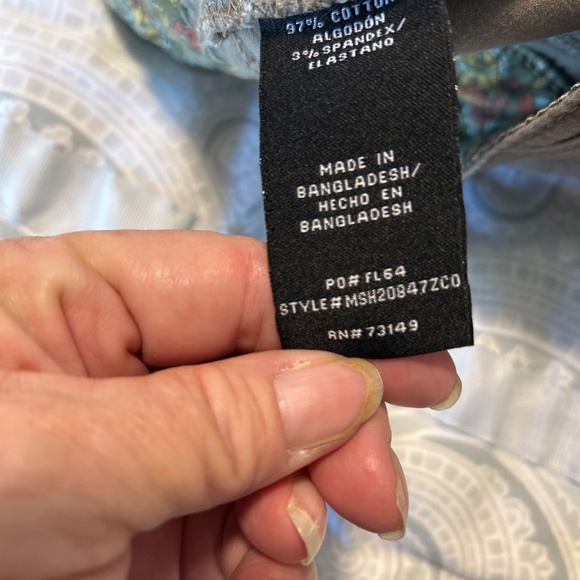 Dakota Blue high rise shorts. 14 - Picture 4 of 4